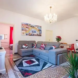 https://waterfront-house.hotelitalianriviera.com