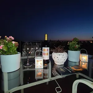 https://la-casa-sui-tetti.taorminaitalyhotels.com
